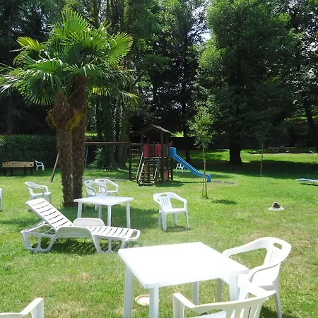 Hébergement de vacances Sleeps 5 Pool *