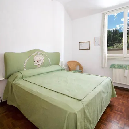 Sleeps 5 Pool Hébergement de vacances Ispra